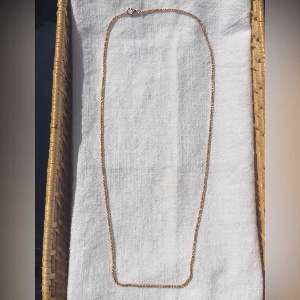 Simple gold chain necklace